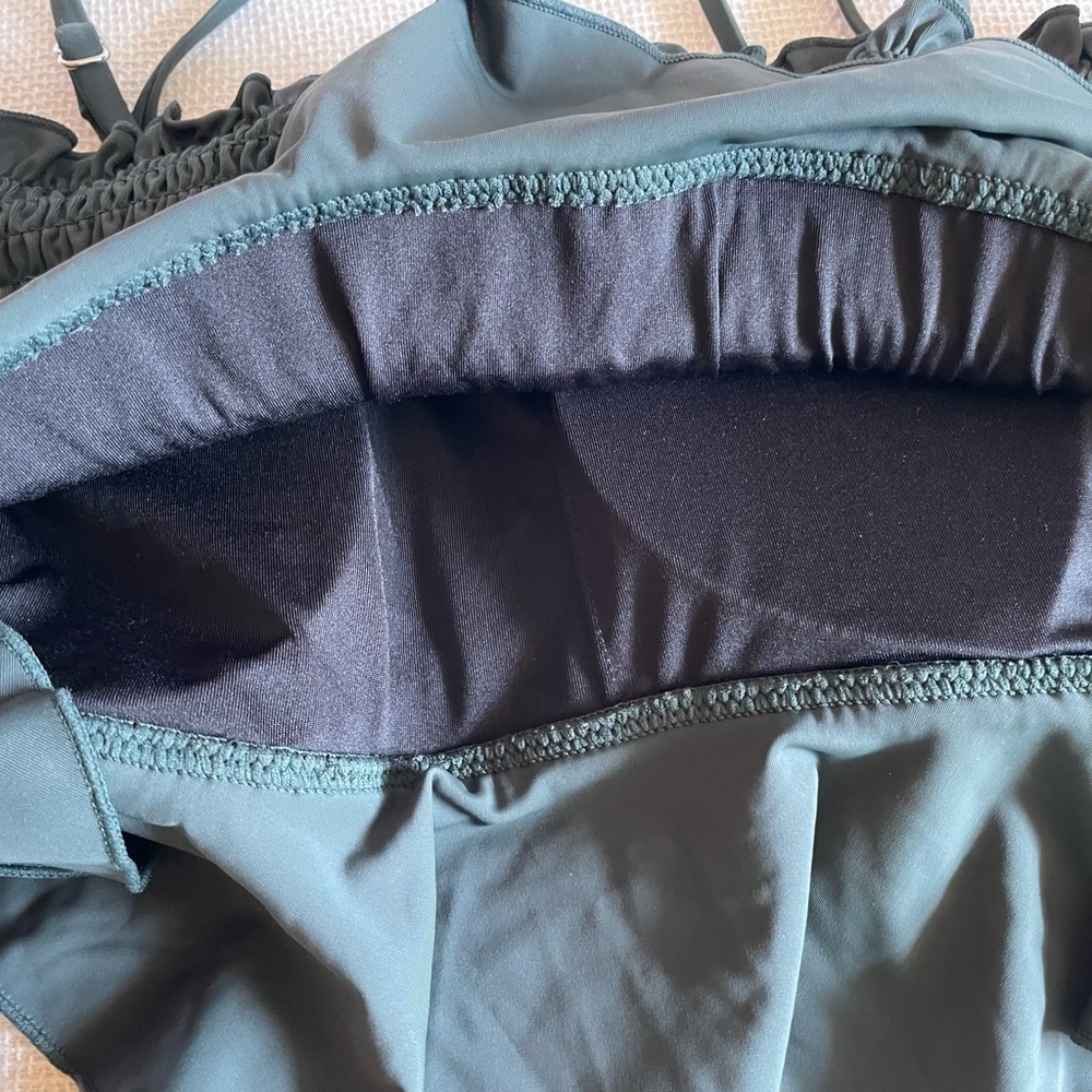 Bathing suit top and bottom - Picture 5 of 9
